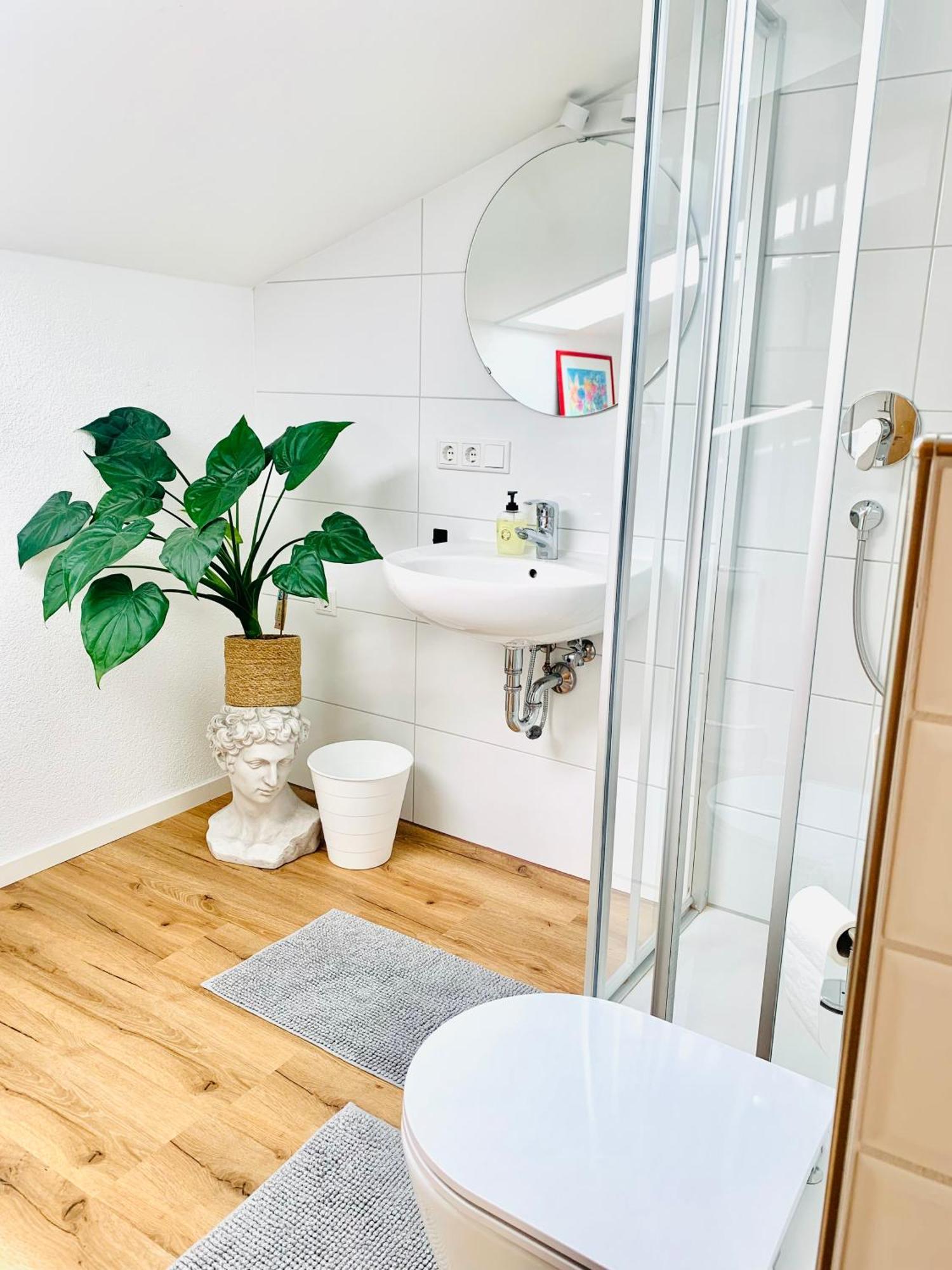 Apartment Schoene, Grosse Direkt Am Donauradweg & Keltenstadt Heuneburg Herbertingen