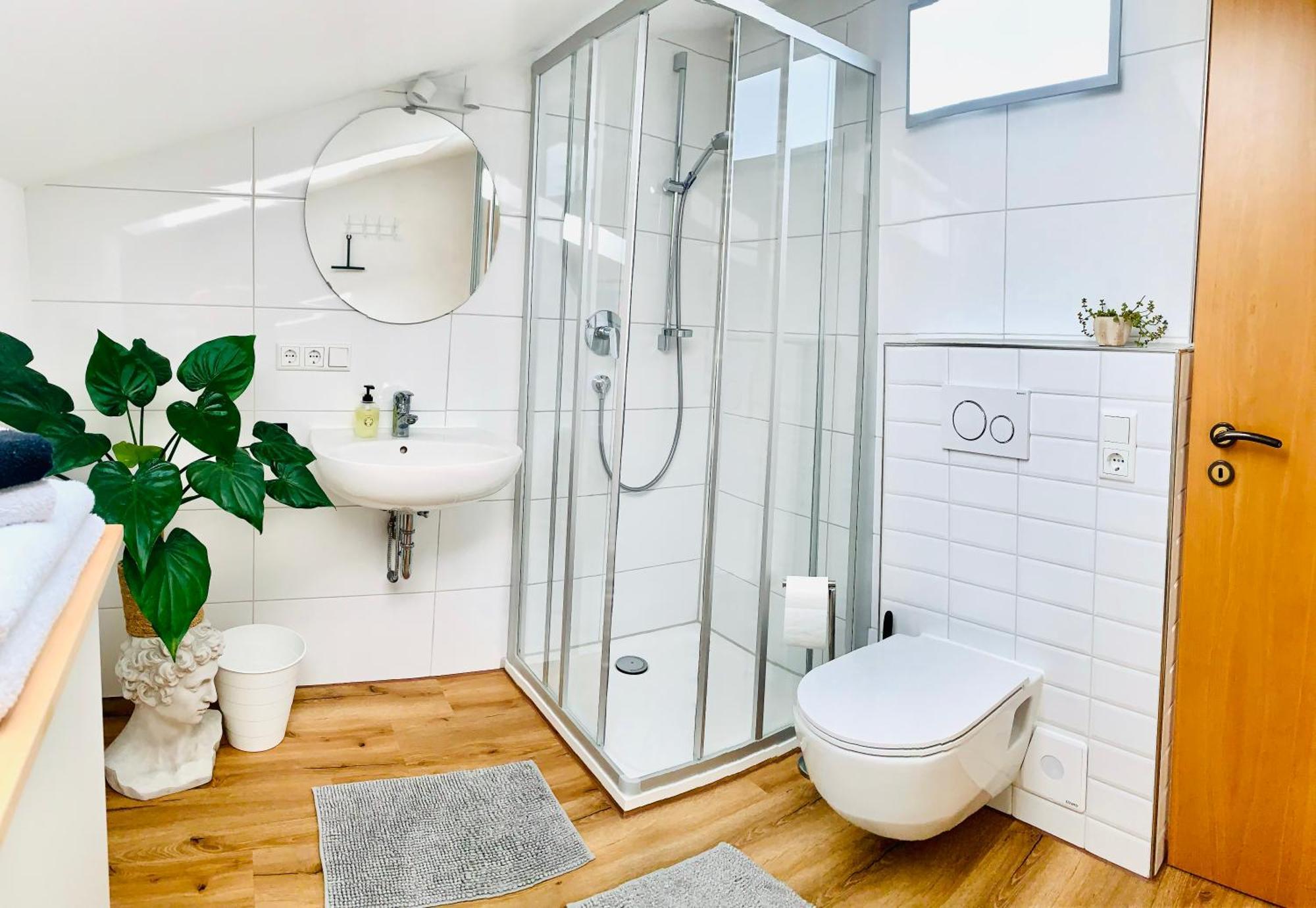 Schoene, Grosse Direkt Am Donauradweg & Keltenstadt Heuneburg Apartment Herbertingen